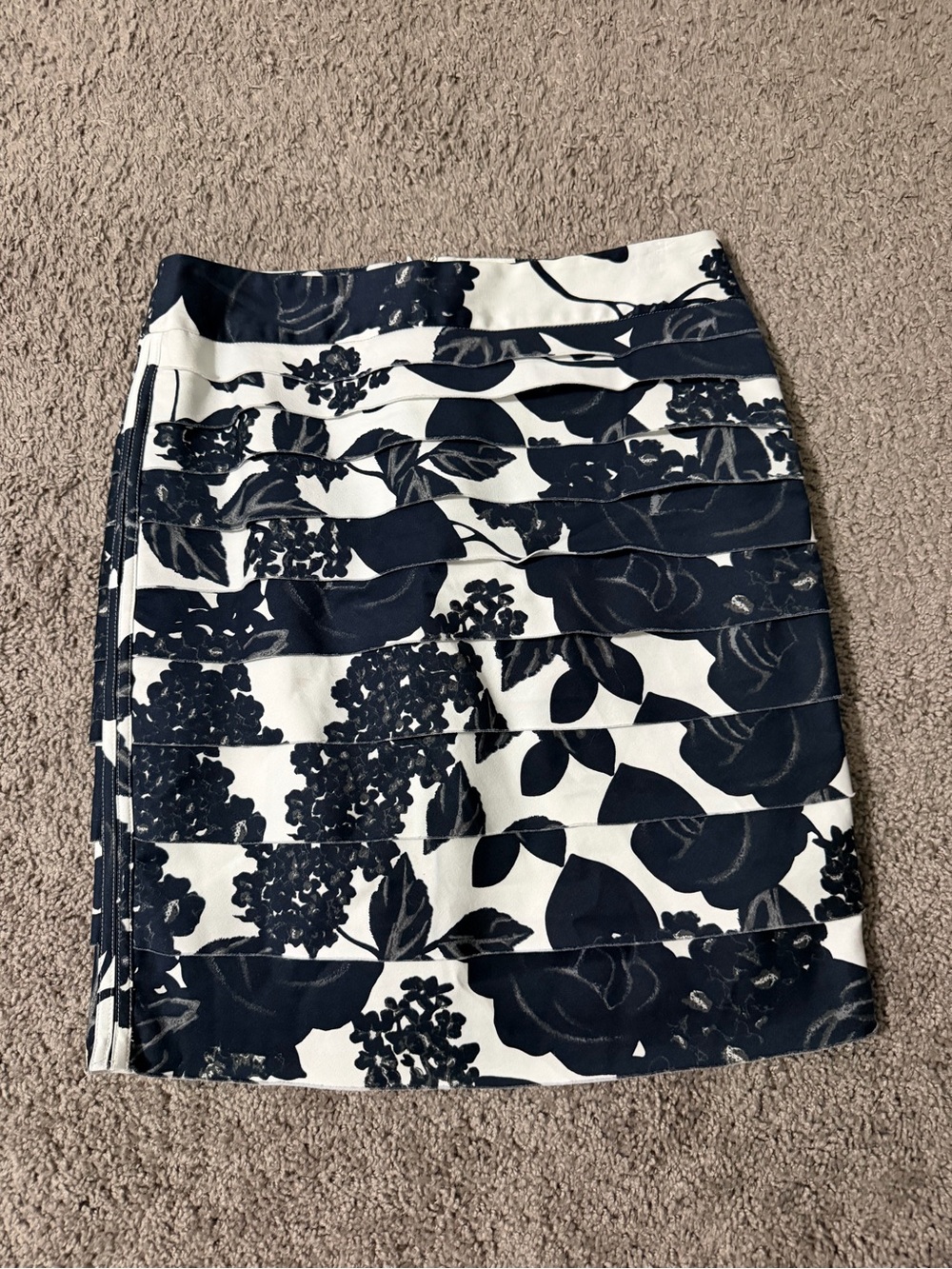 White House Black Market Navy and White Floral Bandage Mini Skirt